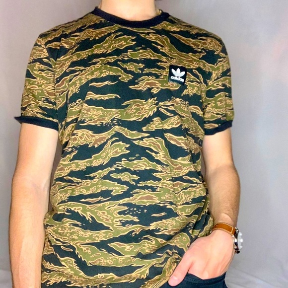 Adidas Green Short Sleeve Tee with Camouflage Design - Picture 1 of 6